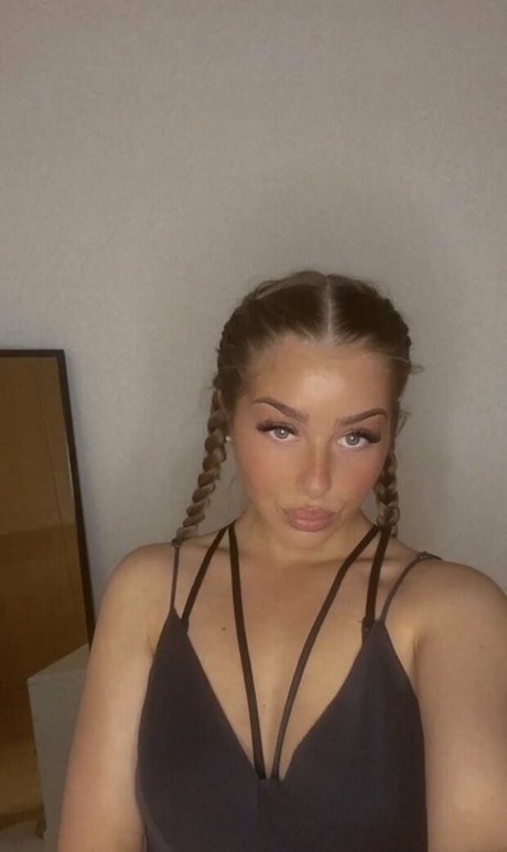 Photo nue de fuite OnlyFans de Miatyson