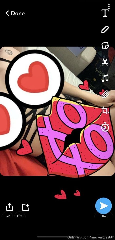 Photo nue de fuite OnlyFans de Mackenziestith