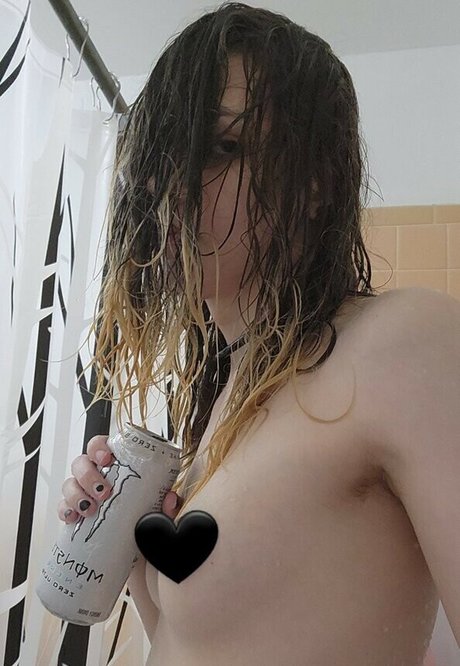 Photo nue de fuite OnlyFans de Cattrinooo