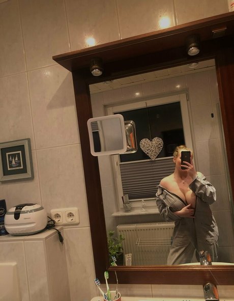 Photo nue de fuite OnlyFans de Emiliaaverie