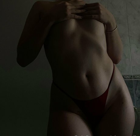 Photo nue de fuite OnlyFans de Ninacruella