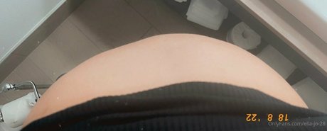 Photo nue de fuite OnlyFans de Ellajo28