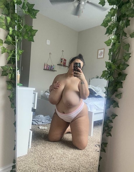 Photo nue de fuite OnlyFans de Grxceuncensored