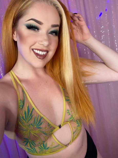 Photo nue de fuite OnlyFans de Latex Barbie