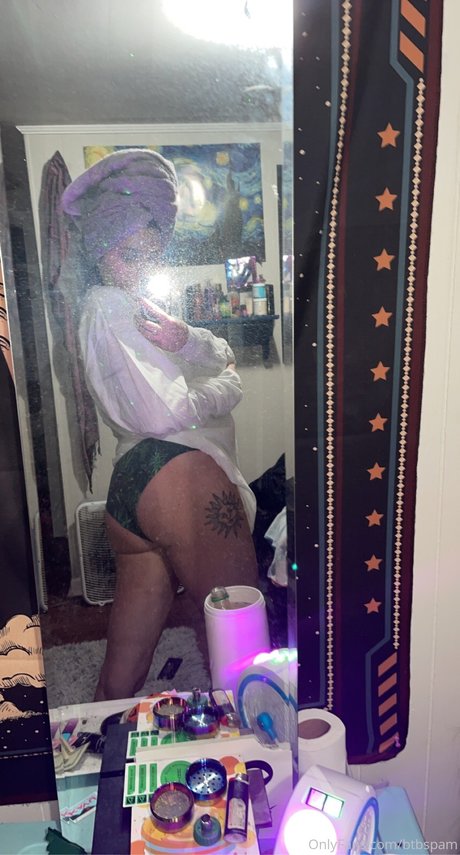 Photo nue de fuite OnlyFans de Btbspam