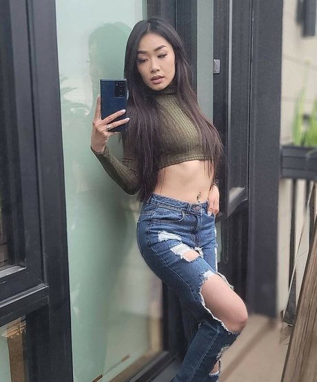 Photo nue de fuite OnlyFans de Elizabeth Tran