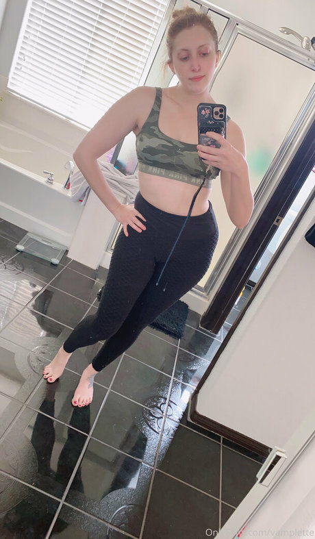 Photo nue de fuite OnlyFans de Vamplette