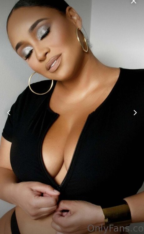 Photo nue de fuite OnlyFans de Tahiry