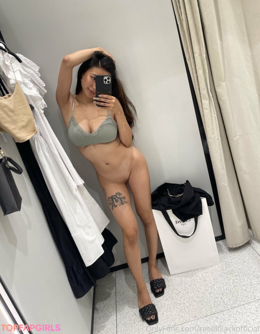 Photo nue de fuite OnlyFans de Raelilblack #1625