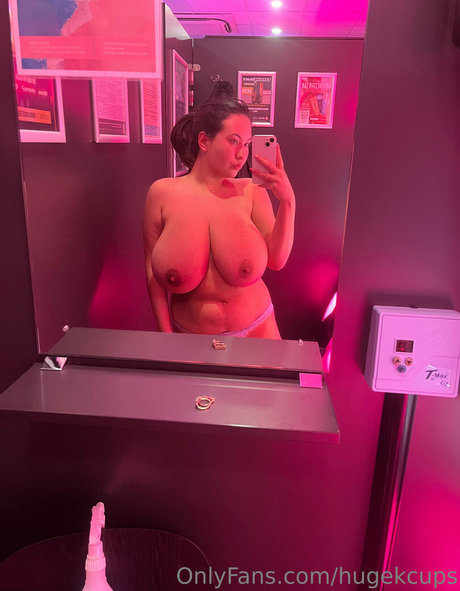 Photo nue de fuite OnlyFans de Hugekcups