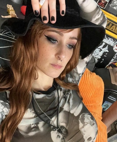 Photo nue de fuite OnlyFans de Silentmary