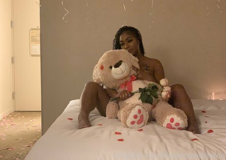 Photo nue de fuite OnlyFans de Therealchanellealicia