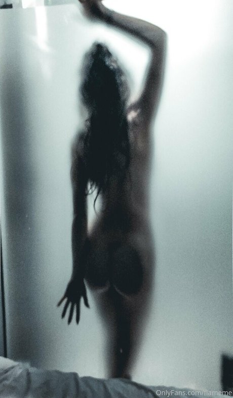 Photo nue de fuite OnlyFans de Anikahazefreeee