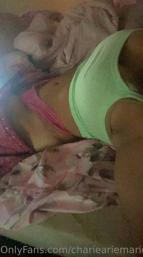 Photo nue de fuite OnlyFans de Charieariemarie