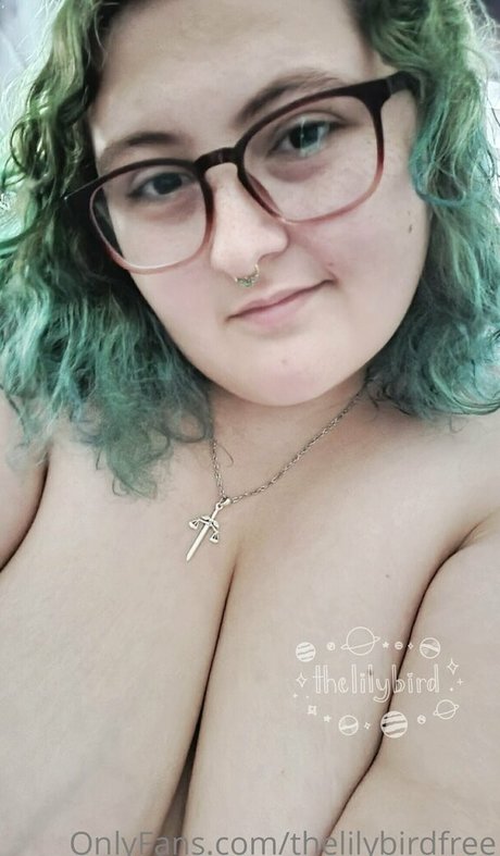 Photo nue de fuite OnlyFans de Thelilybirdfree