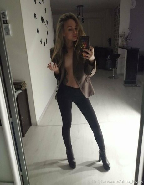 Photo nue de fuite OnlyFans de Alinalovely