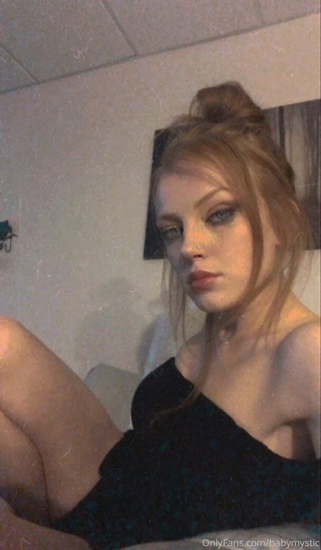Photo nue de fuite OnlyFans de Babymystic