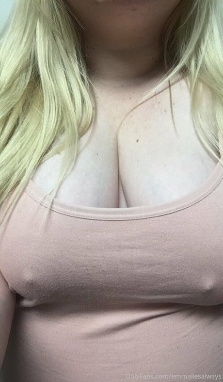 Photo nue de fuite OnlyFans de Emmaliesalways