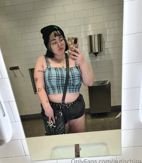 Photo nue de fuite OnlyFans de Autischizo