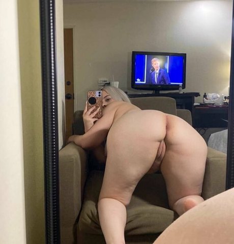 Photo nue de fuite OnlyFans de Hannahrenee13