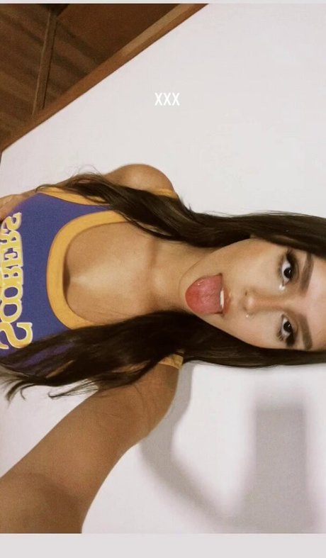 Photo nue de fuite OnlyFans de Izaalmeidaa