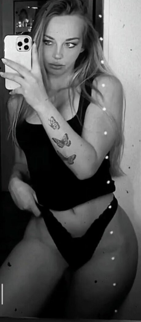Photo nue de fuite OnlyFans de Masa Iva Nusa