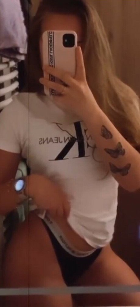 Photo nue de fuite OnlyFans de Masa Iva Nusa