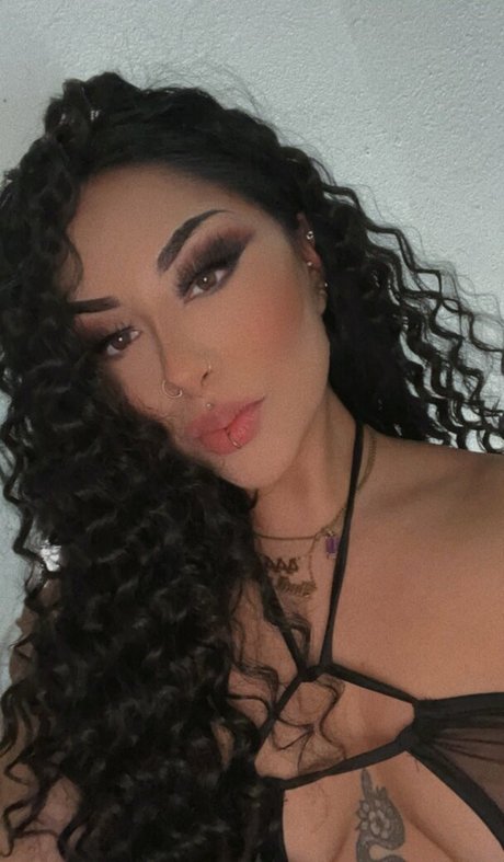 Photo nue de fuite OnlyFans de Scarlettviv