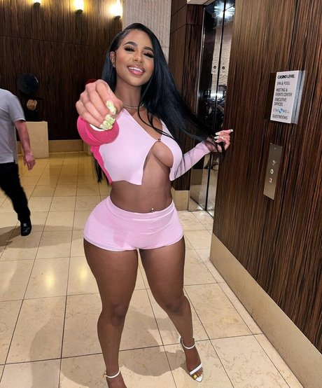 Photo nue de fuite OnlyFans de Toni Cheri