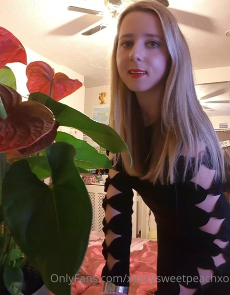 Photo nue de fuite OnlyFans de Xjuicysweetpeachxo