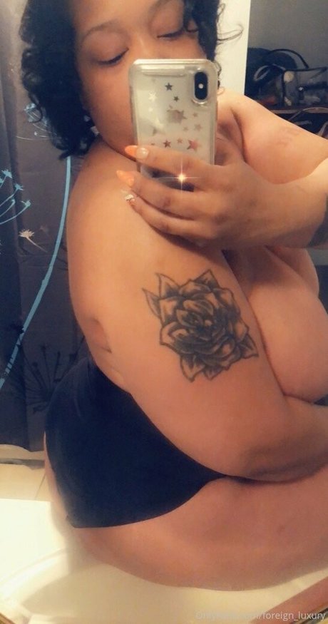 Photo nue de fuite OnlyFans de Foreignluxury