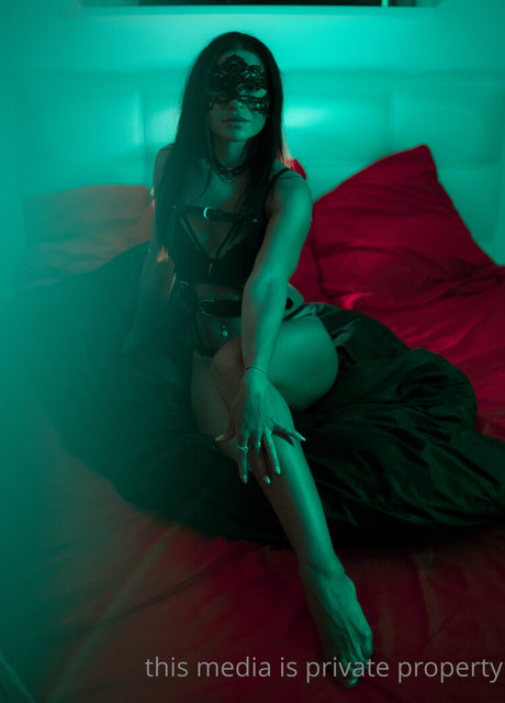 Photo nue de fuite OnlyFans de Latexjuliana