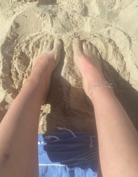 Photo nue de fuite OnlyFans de Callyfeet33