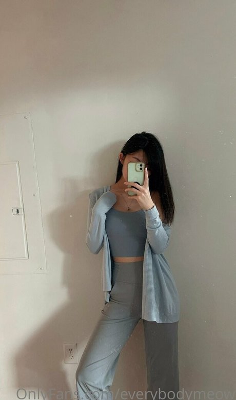 Photo nue de fuite OnlyFans de Everybodymeow