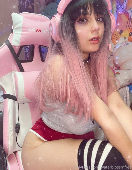 Photo nue de fuite OnlyFans de Waterblossmfree