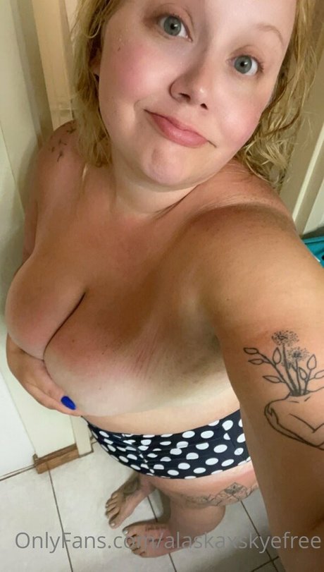 Photo nue de fuite OnlyFans de Alaskaxskyefree