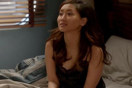 Photo nue de fuite OnlyFans de Brenda Song