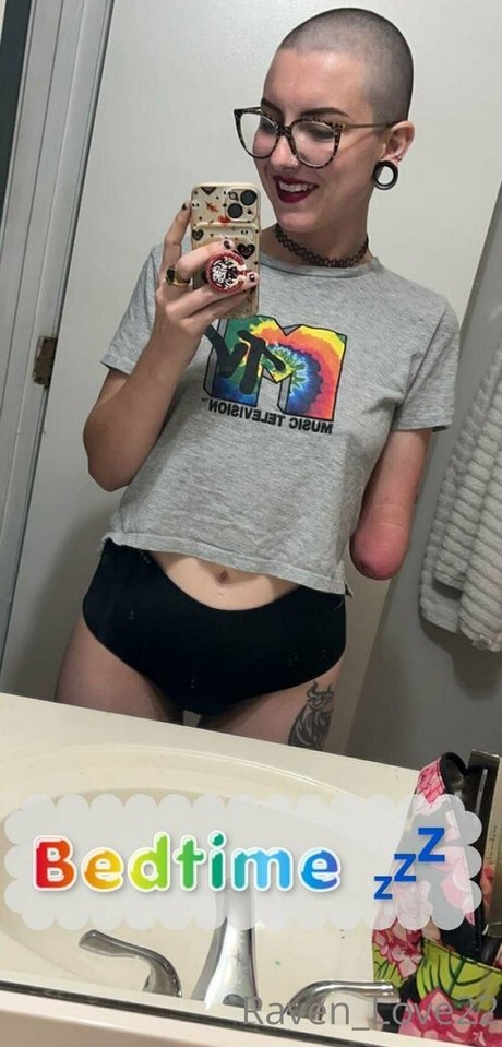 Photo nue de fuite OnlyFans de Ravenlove22