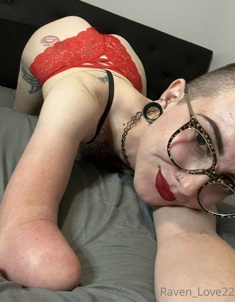 Photo nue de fuite OnlyFans de Ravenlove22