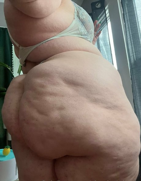 Cheeks4cherry
