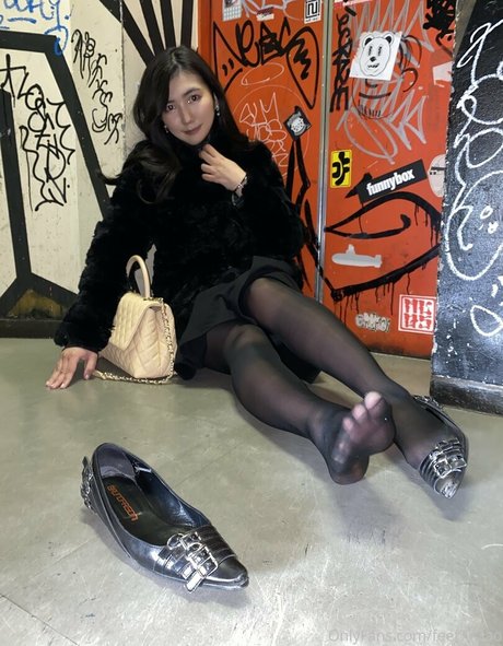 Feet773ao