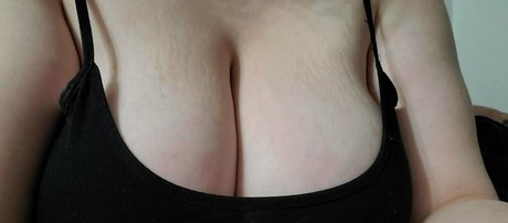 Photo nue de fuite OnlyFans de Angelofwishesfreepage