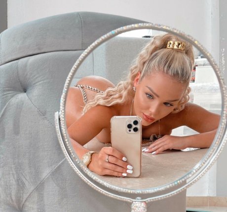 Emmy Russ