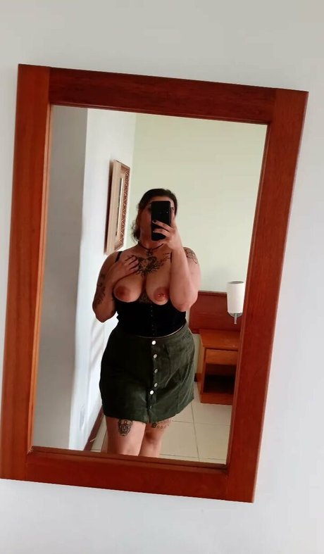Photo nue de fuite OnlyFans de Rottenvenus
