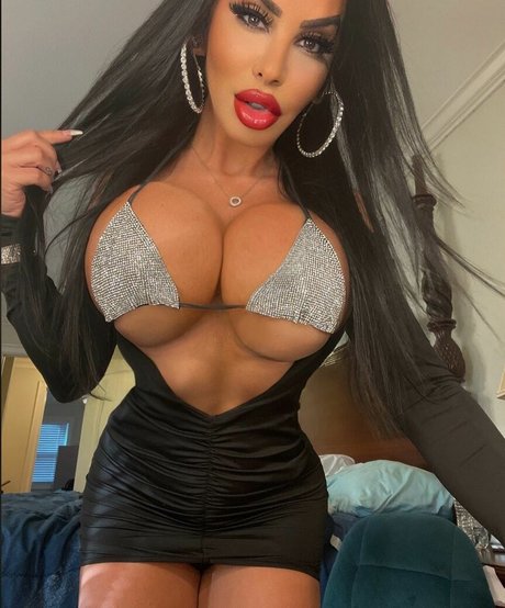 Photo nue de fuite OnlyFans de Ellys Angela