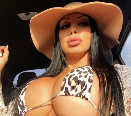 Photo nue de fuite OnlyFans de Ellys Angela