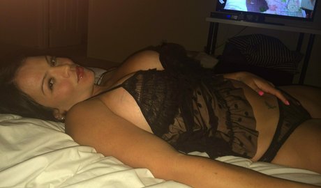 Photo nue de fuite OnlyFans de Spicycouplenextdoor