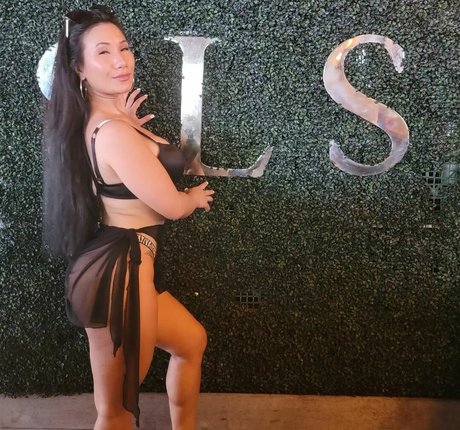 Photo nue de fuite OnlyFans de Tina Kham
