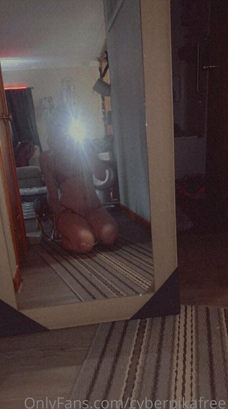Photo nue de fuite OnlyFans de Cyberpikafree