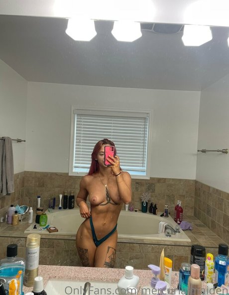 Photo nue de fuite OnlyFans de Mercurialmaiden
